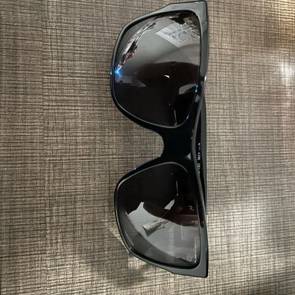 Versace Black and Gold Eyeglass Case - Picture 7 of 7